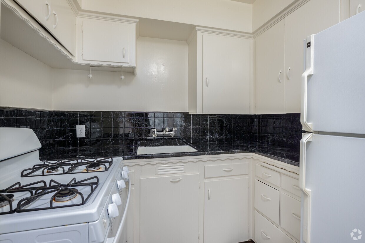 2 habitaciones, 1 baño - 768 pies cuadrados - Cocina - 2610 N St