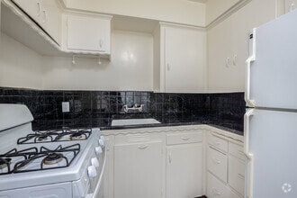 Interior Photo - 2610 N St