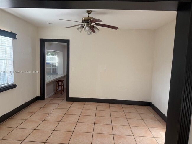 Foto del edificio - 6761 SW 2nd St