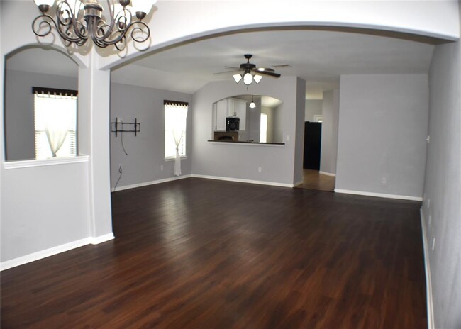 Building Photo - 2602 Lexington Park Dr