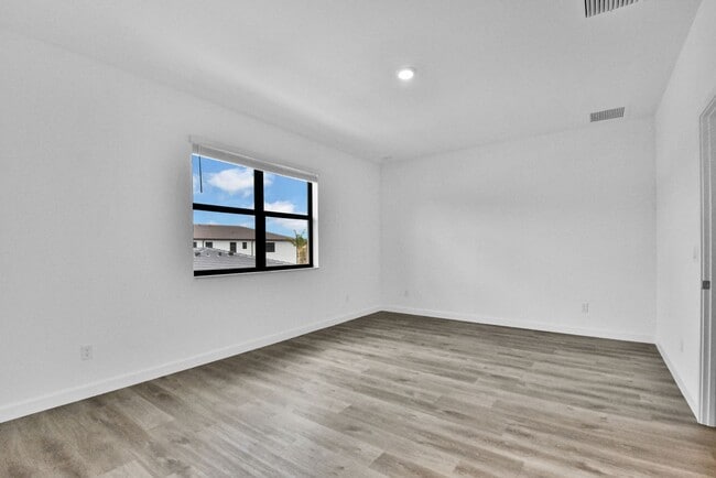 Photo - 706 Del Vista Road Townhome