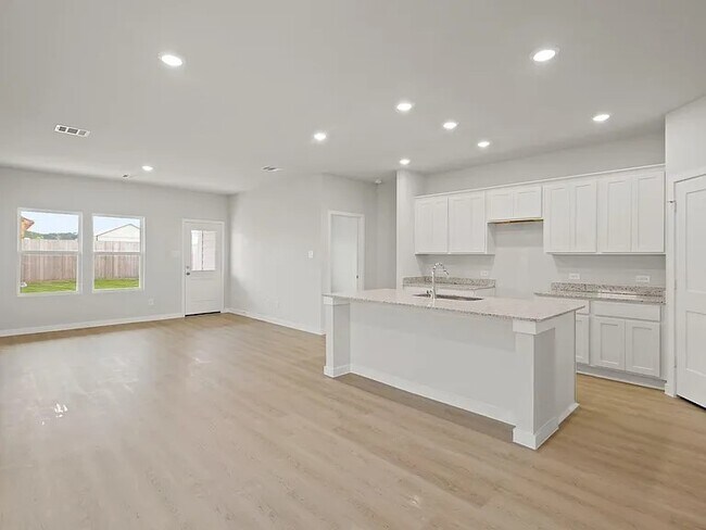 Foto del edificio - 17824 Lionheart Rd