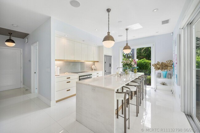 Foto del edificio - 106 Beachway Dr