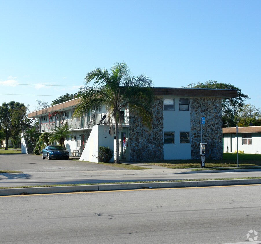 Foto principal - 567 W Palm Dr