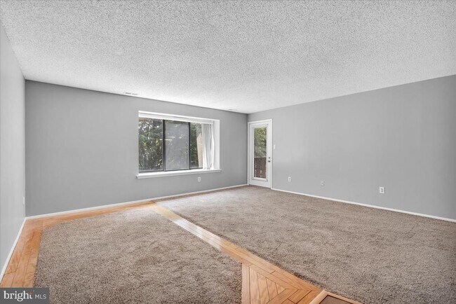 Building Photo - 5512 Aberdeen Dr