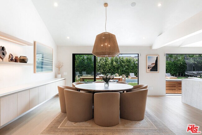 Foto del edificio - 6450 Surfside Way