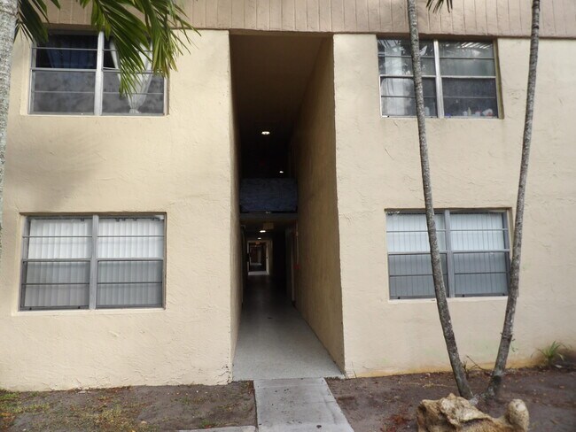 Foto del edificio - 201 Bonnie Blvd