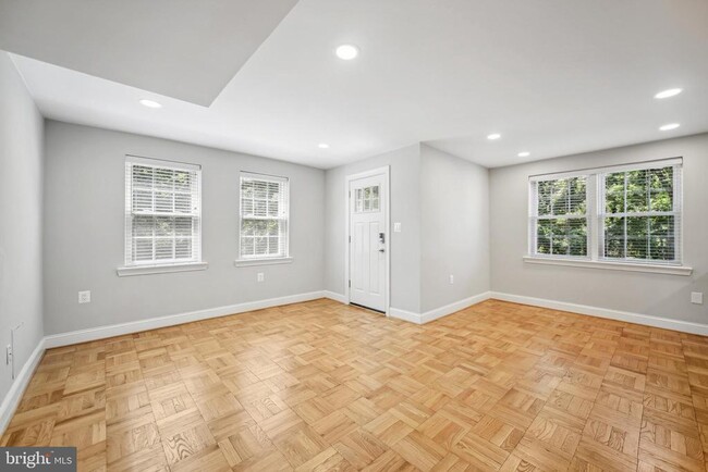Building Photo - 1801 Belle View Blvd
