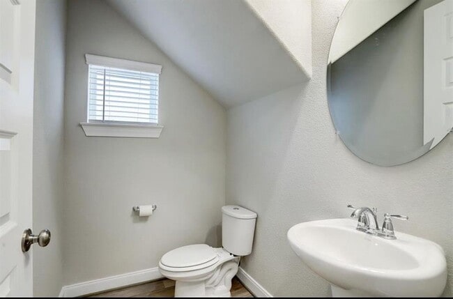 Building Photo - 9826 Magnolia Village Ln
