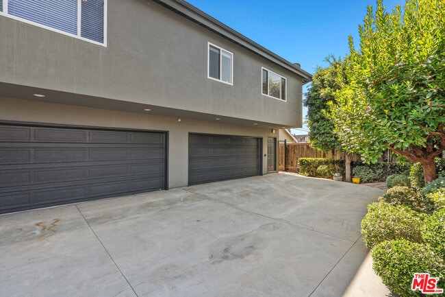 Building Photo - 4038 Rosabell St