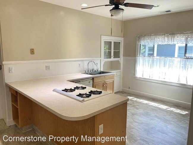 Building Photo - 2 br, 1 bath House - 331 N 11th St