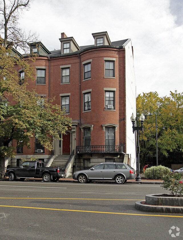 Foto principal - 614 Massachusetts Ave