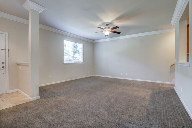Building Photo - BEAUTIFUL 4 BED 2.5 BATH HOME IN REDDING -...