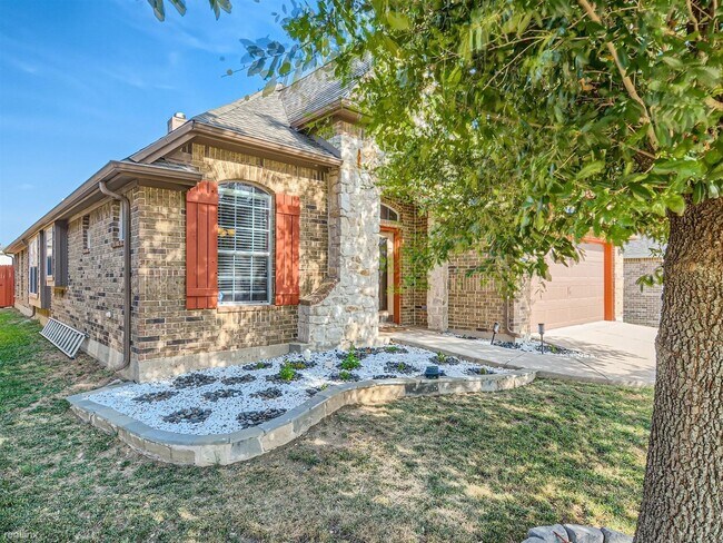 Foto del edificio - 5 br, 2 bath House - 8125 Cedar Lake Lane