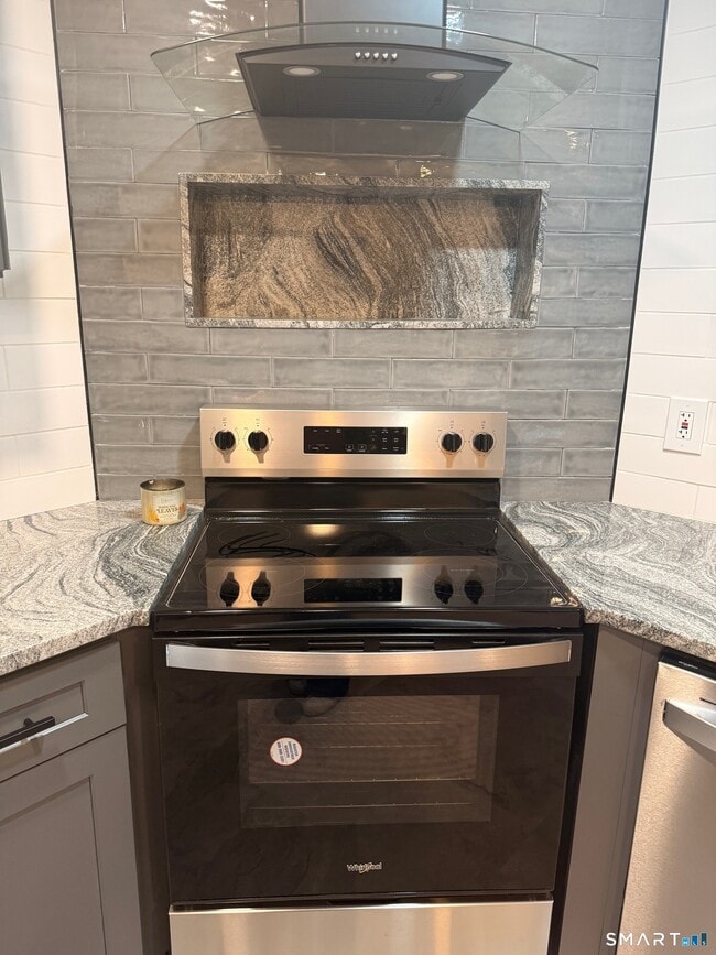 Building Photo - 8 Eddy Rd