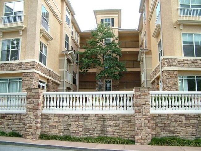 Foto del edificio - 10 Perimeter Summit Blvd