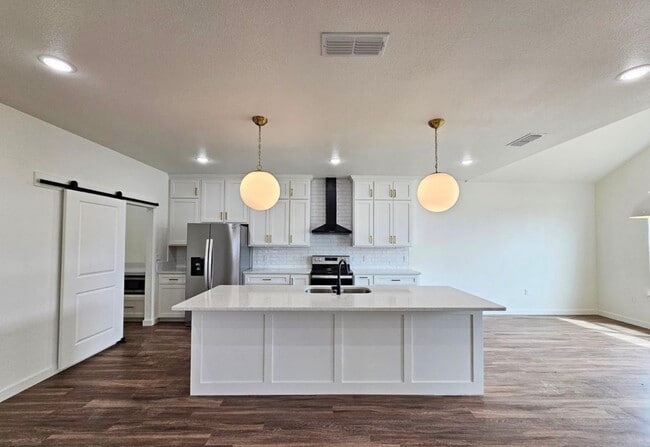 Foto del edificio - 301 Primrose Pt