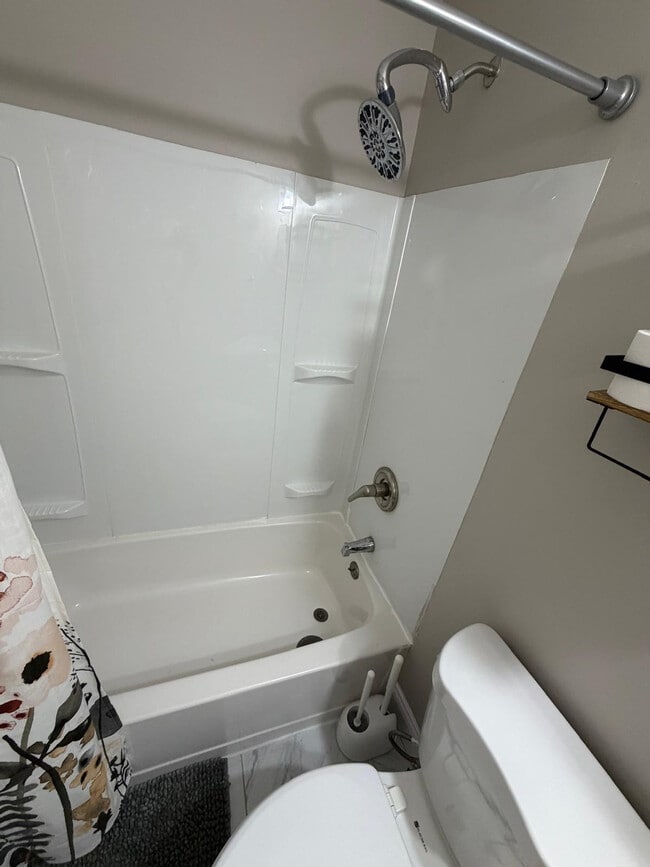 Building Photo - 6913 Etzel Ave