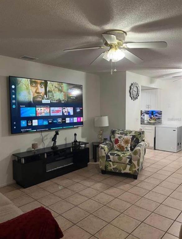 Foto del edificio - 1 W Country Cove Way