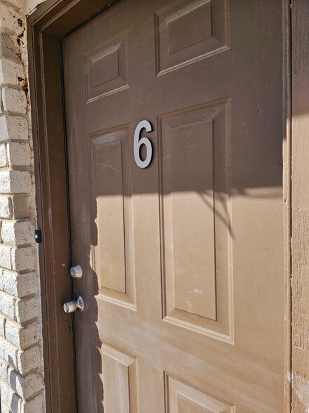 Building Photo - 215 N 400 W