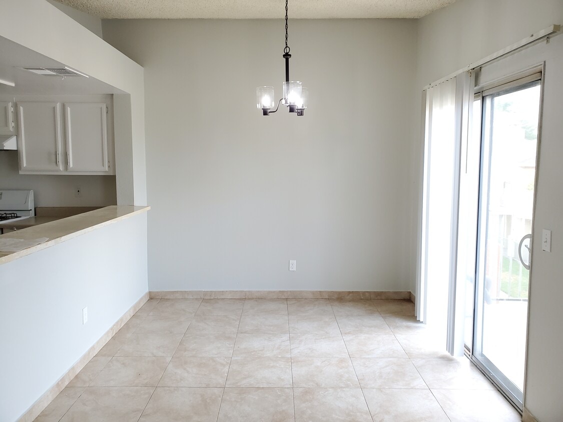 1025 N Tippecanoe Ave Unit 251, San Bernardino, CA 92410 Condo for