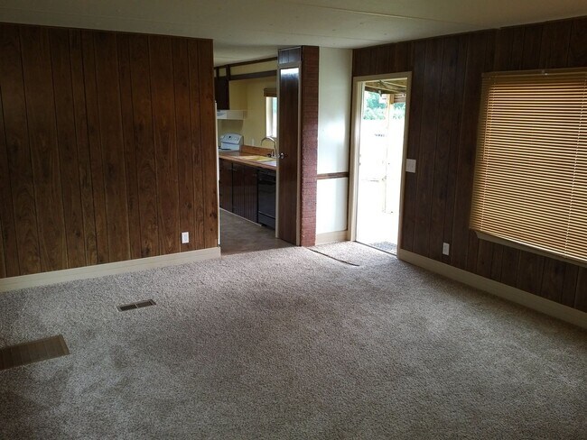Building Photo - Blanchard Mobile Home....