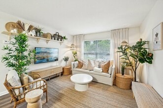 Building Photo - The Landings at San Marco