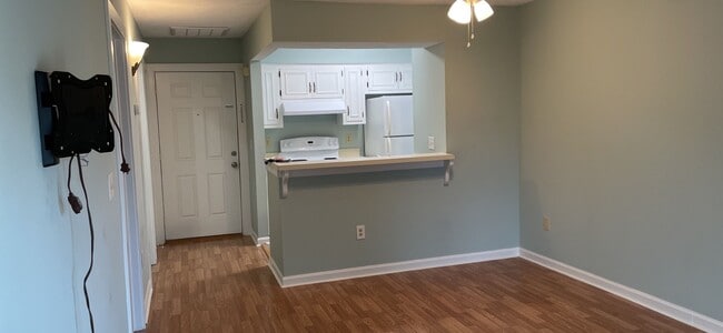 Building Photo - 4707 Cobblestone Dr