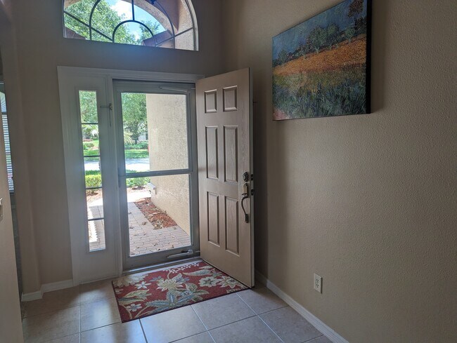 Foto del edificio - 1347 W Skyview Crossing Dr