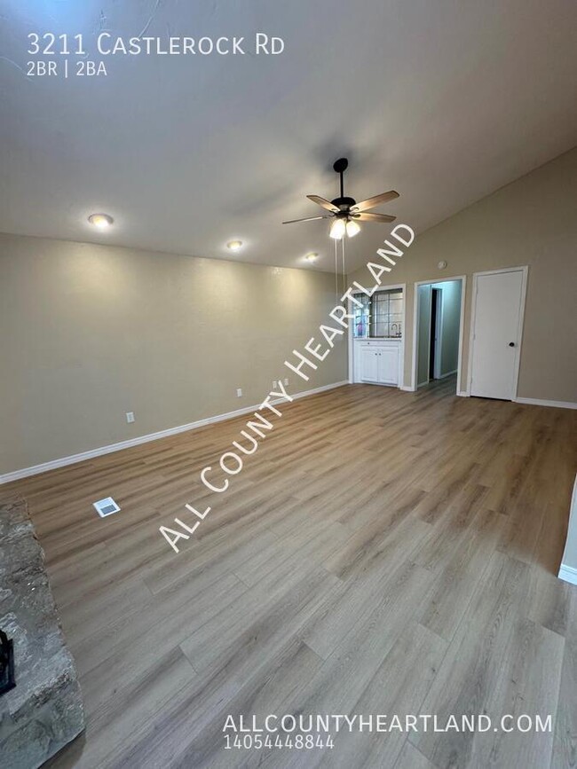 Building Photo - MOVE IN SPECIAL! 2bed 2 bath near Quail Sp...