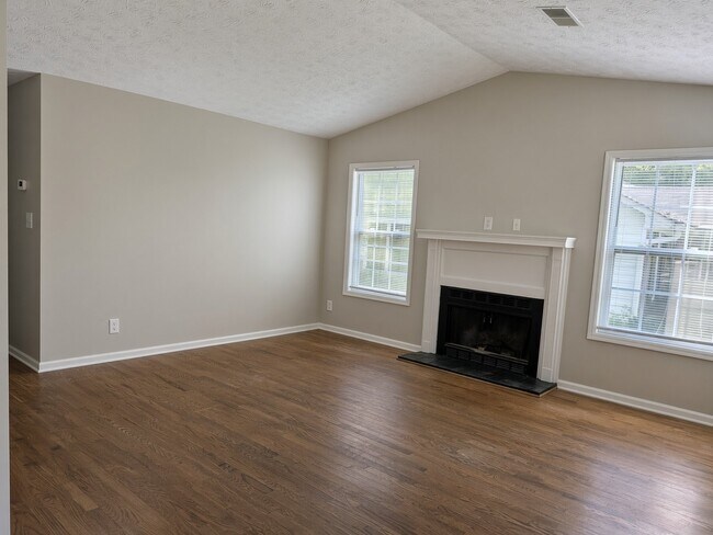 Building Photo - 323 Farm Pl Ct NE
