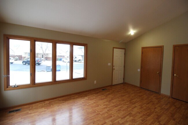 Building Photo - Nice Home with Finished Basement in South Loveland