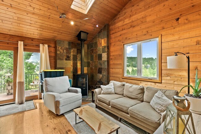 Building Photo - 30667 Sun Creek Dr