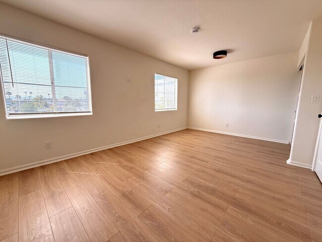 Foto del edificio - 1027 Coronado Terrace