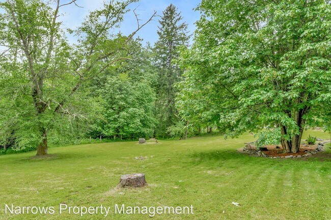 Building Photo - 4 br, 2.5 bath House - 11850 SE Black Rd