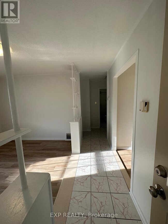 Photo du bâtiment - 954 Fisher Ave