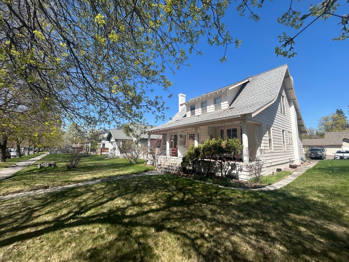 Primary Photo - 530 McLeod Ave