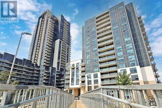 Building Photo - 30 Meadowglen Pl