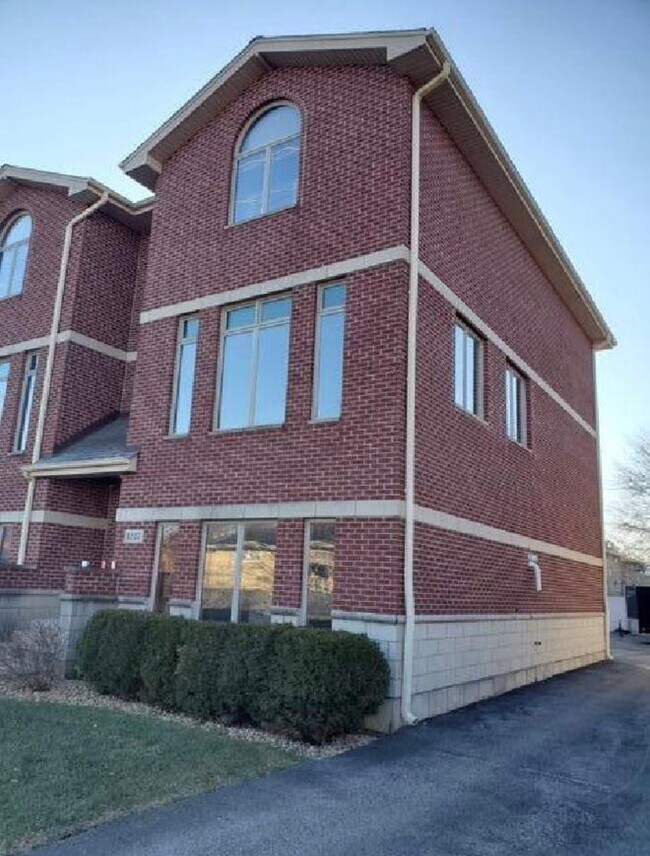 3Bd 3Bth Townhouse - 9207 Gerritsen Ave