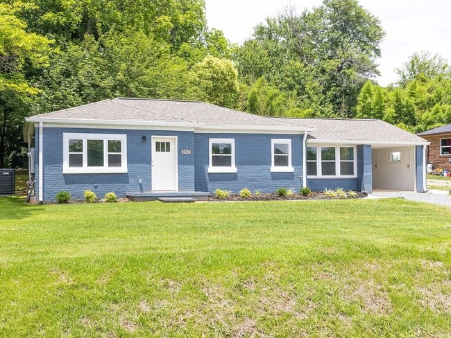 Building Photo - 2 Bedrooms • 2 Full Bathrooms • ~1,254?sq?ft • ~0.34-acre lot