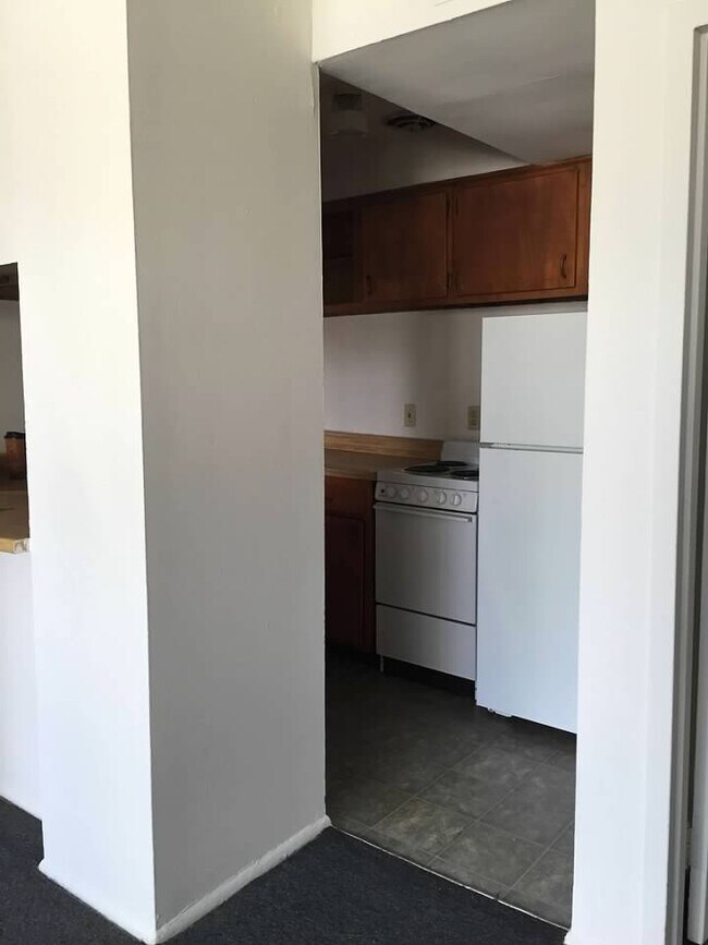 Kitchen - 1303 White Ave