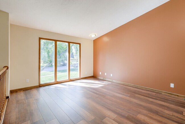 Building Photo - Must See 3 Bedroom In Westside District!!