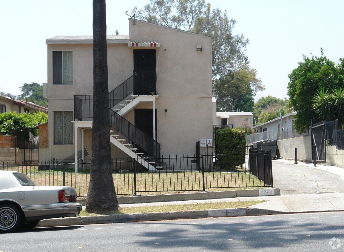 Building Photo - 1279 N Los Robles Ave