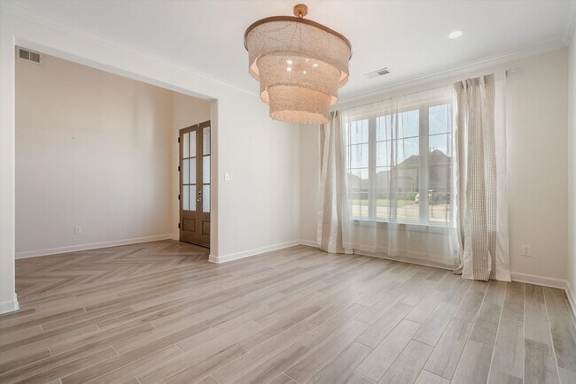 Building Photo - 316 Majestic Trail