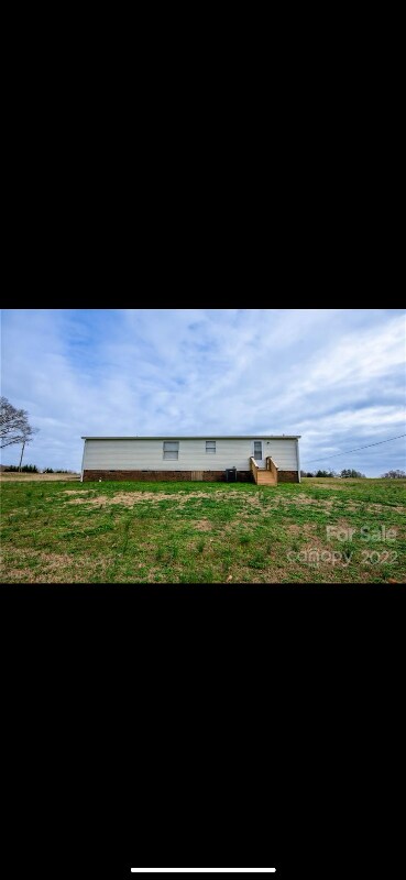 Building Photo - 1888 Sheffield Rd