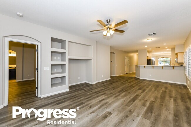 Building Photo - 1054 S Amandes