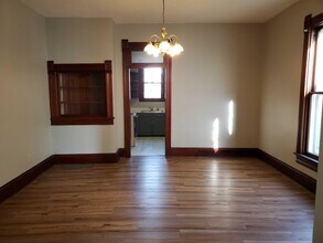 Building Photo - 1105 Ave F