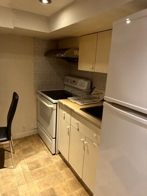 Photo du bâtiment - 1217 Birchmount Rd