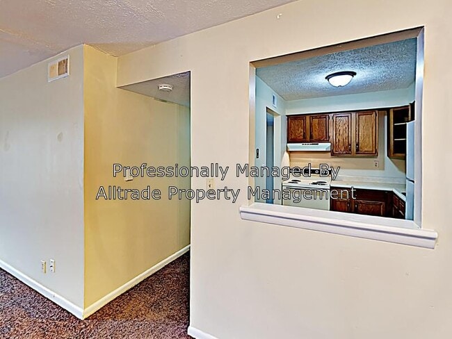 Building Photo - 1261 Huntington Ln