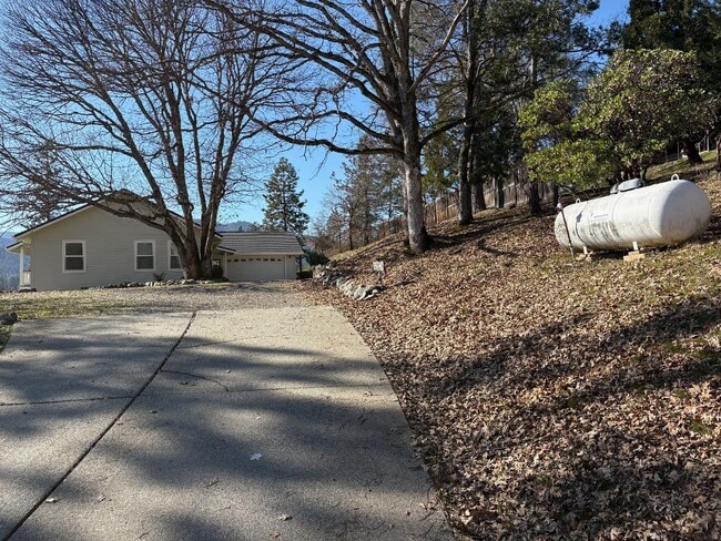 Building Photo - 31 Town Reservoir Rd